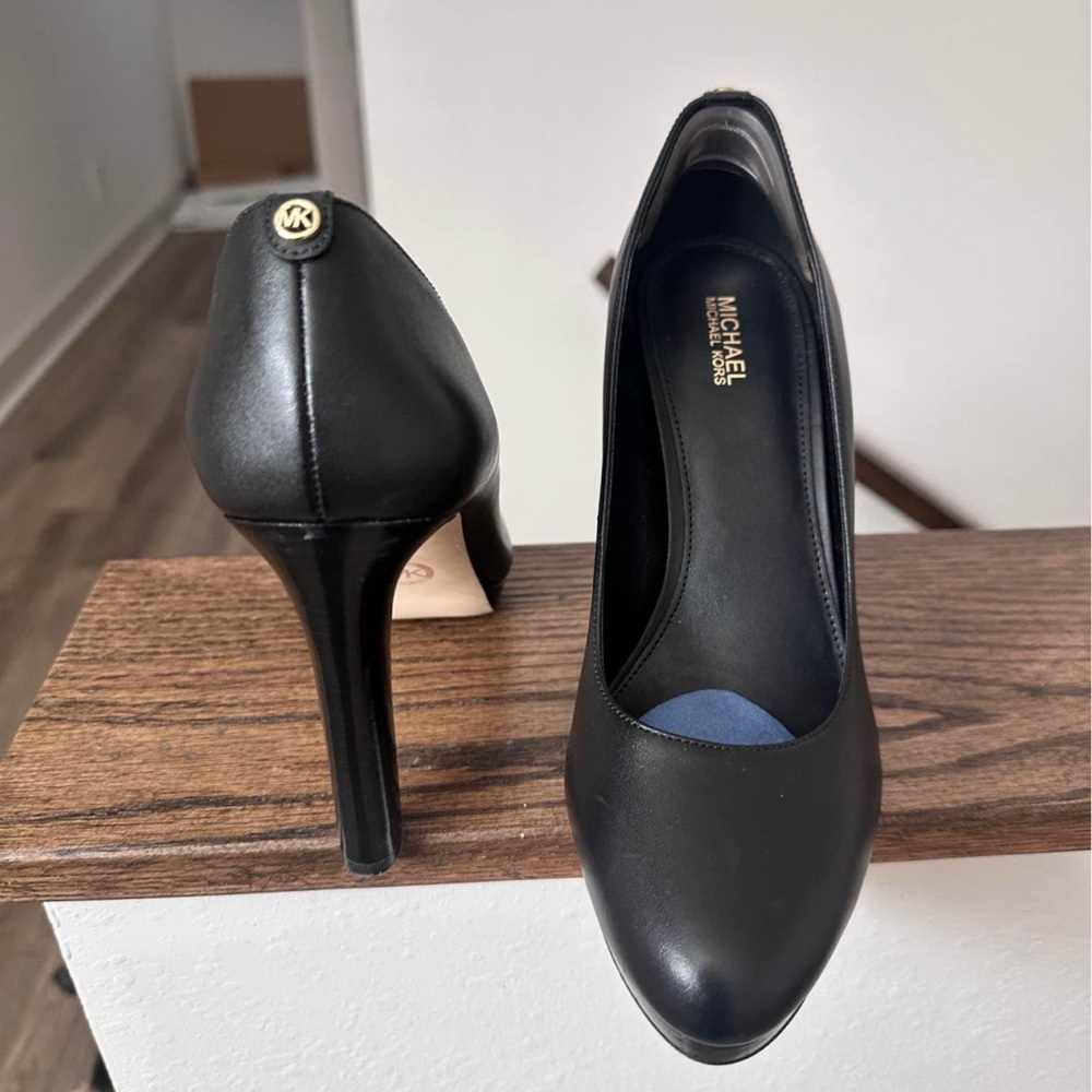 Micheal Kors Heels